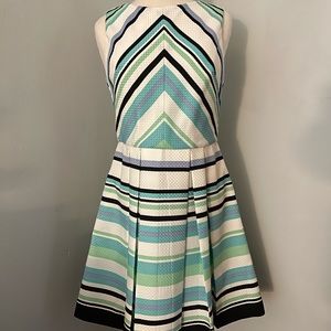 Danny & Nicole geometrical fit n flare keyhole dress